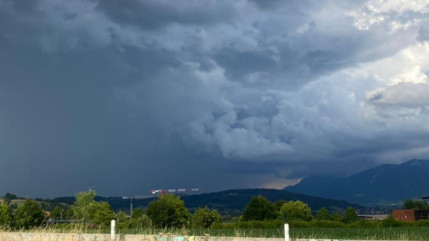 Autoroute coupée et dégâts dans le Genevois Autoroute coupée et dégâts dans le Genevois