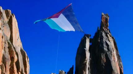 Chamonix : un immense drapeau palestinien d&eacute;ploy&eacute; &agrave; 3 500 m&egrave;tres d'altitude