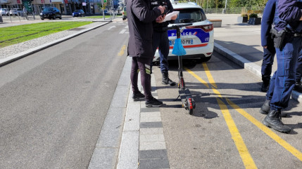 Cluses : "Oui aux vélos et aux trottinettes, mais sur la route !"