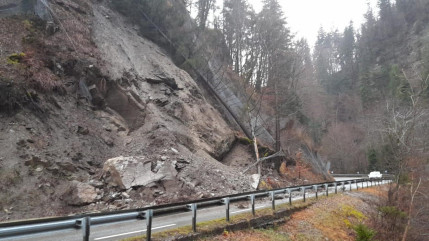 Commune du Biot : fermeture de la RD 902 suite à une chute de blocs rocheux