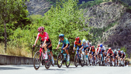 Cyclisme : un coureur de 19 ans succombe à ses blessures, la deuxième étape du Tour Val d’Aoste annulée en Haute-Savoie