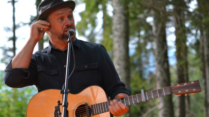 Dans la forêt, au milieu des montagnes du Chablais, Mister Mat a captivé son public (interview)