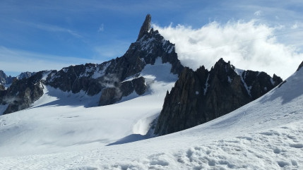 Dent du G&eacute;ant : un alpiniste secouru apr&egrave;s pr&egrave;s de 12 heures suspendu dans le vide