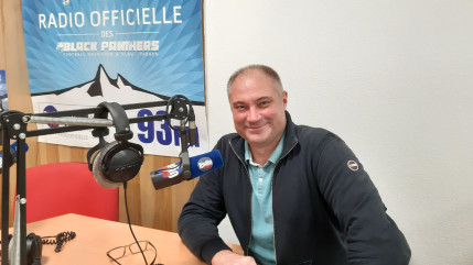 Des cadeaux pour les enfants hospitalisés grâce à l'équipe des Black Panthers de Thonon (interview) Des cadeaux pour les enfants hospitalisés grâce à l'équipe des Black Panthers de Thonon (interview)