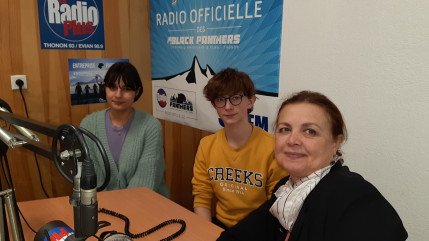 Des élèves du Lycée des 3 Vallées de Thonon (section commerce) organisent un loto et une tombola (interview)