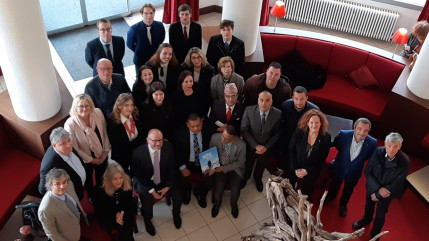 Echanges d'élèves entre le Lycée Hôtelier de Thonon et une école hôtelière du Népal (interview) Echanges d'élèves entre le Lycée Hôtelier de Thonon et une école hôtelière du Népal (interview)