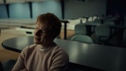 Ed Sheeran se met à nu dans le clip bouleversant de "Old Phone"
