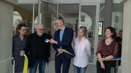 Emprunter une œuvre d'art pour l'accrocher chez soi est désormais possible à Thonon (interviews) Emprunter une œuvre d'art pour l'accrocher chez soi est désormais possible à Thonon (interviews)