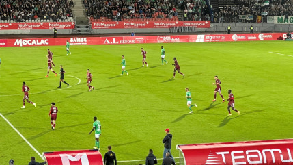 Foot, hockey, biathlon, rugby et Superbowl dans l'actualité sportive