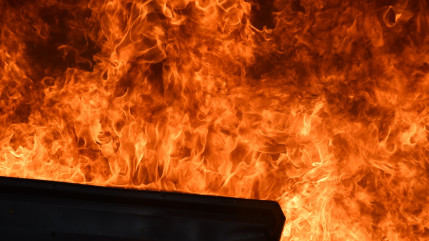 Gaillard : l'ancien garage Honda pris par les flammes