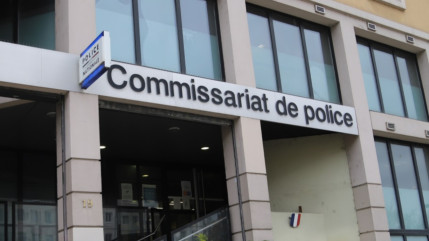 Il voulait se battre avec des policiers à coups de boules de pétanque : un individu interpellé devant le commissariat de Thonon