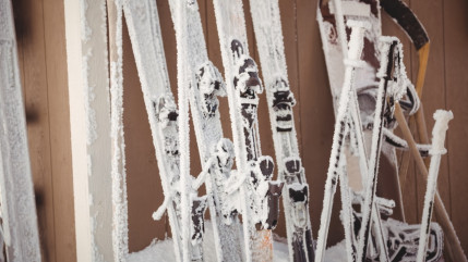 Ils volaient des skis aux terrasses des stations savoyardes : huit individus interpell&eacute;s et bient&ocirc;t jug&eacute;s