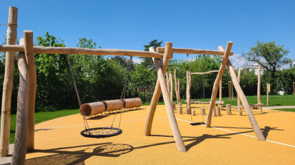 Inauguration du nouveau parc municipal Mila Racine à Annemasse. Inauguration du nouveau parc municipal Mila Racine à Annemasse.