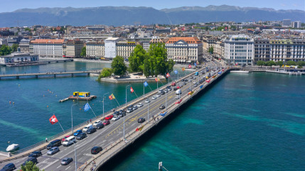 La passerelle du Mont-Blanc dans les tuyaux à Genève