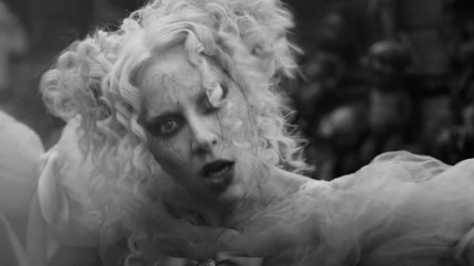 Lady Gaga inquiétante pour le clip de "The Dead Dance"
