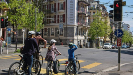 Lausanne : le "tourner à droite" à vélo ne génère pas plus d'accidents Lausanne : le "tourner à droite" à vélo ne génère pas plus d'accidents