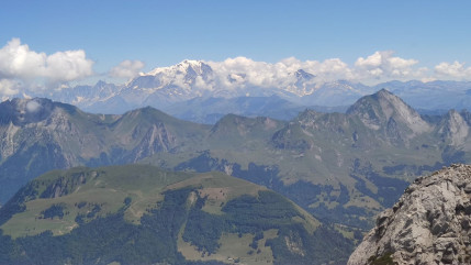 Mont-Blanc : Trois alpinistes pris dans une chute de pierres, un d&eacute;c&egrave;s