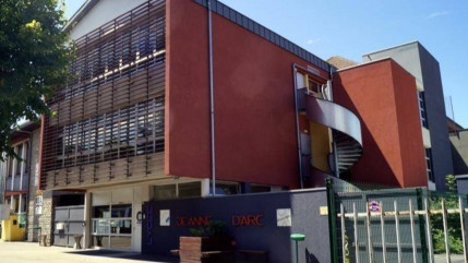 Thonon : passage de relais entre anciens et nouveaux élèves au Lycée Jeanne d'Arc (interviews) Thonon : passage de relais entre anciens et nouveaux élèves au Lycée Jeanne d'Arc (interviews)