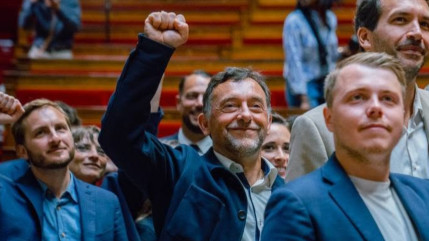 Pollution plastique &agrave; Saint-Sorlin-d&rsquo;Arves : le d&eacute;put&eacute; LFI Jean-Fran&ccedil;ois Coulomme saisit le procureur