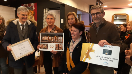 Suite des "Féeriques" à Thonon, la remise des prix du concours de vitrines (interviews) Suite des "Féeriques" à Thonon, la remise des prix du concours de vitrines (interviews)