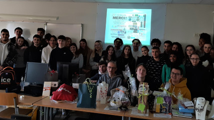 Thonon : organiser une tombola et un voyage, un exercice concret pour des élèves préparant un bac pro commerce (interview) Thonon : organiser une tombola et un voyage, un exercice concret pour des élèves préparant un bac pro commerce (interview)