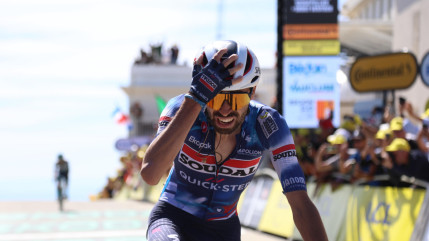 Tour de France : le haut-savoyard Valentin Paret-Peintre réalise un exploit monumental en s’imposant sur le Mont Ventoux !