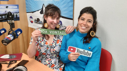 Un nouveau titre enregistr&eacute; par les chanteuses du groupe NA+NA (interviews)