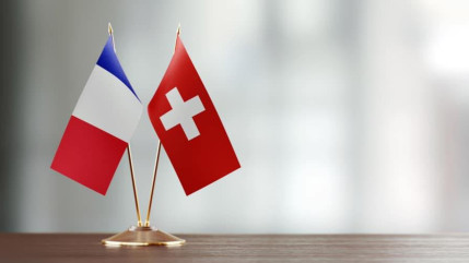 Vie trop chère en Suisse : un tiers des Romands envisagent de s'installer en France