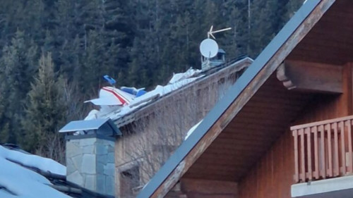 Accident a&eacute;rien &agrave; M&eacute;ribel : un rapport &eacute;claire les circonstances du crash d&rsquo;un Piper sur un chalet
