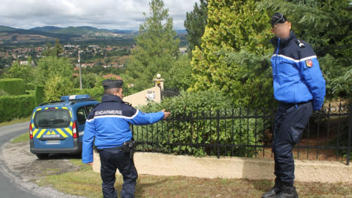 Drame à Cluses : elle héberge un homme, il est suspecté de l'avoir tuée Drame à Cluses : elle héberge un homme, il est suspecté de l'avoir tuée