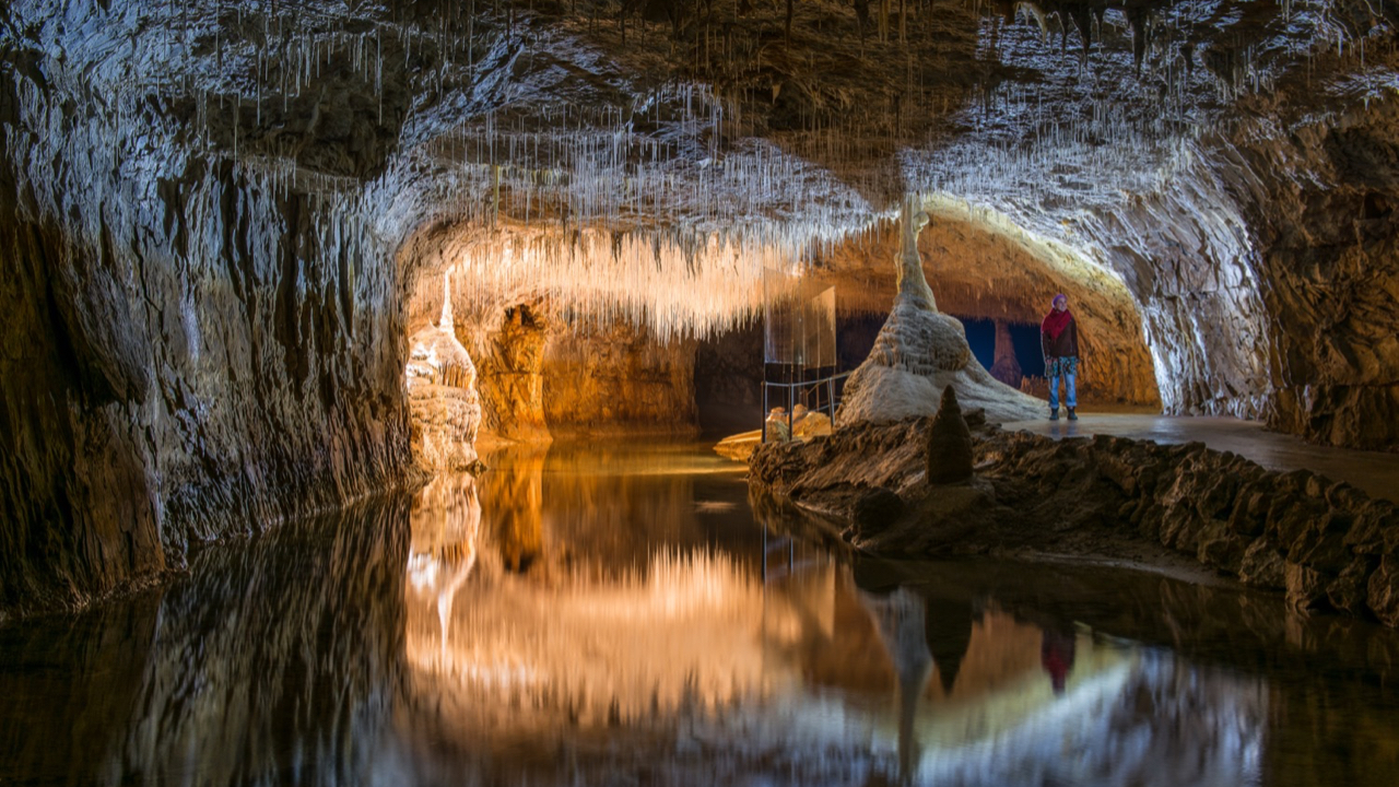 Évadez-vous en Auvergne-Rhône-Alpes à la Grotte de Choranche !